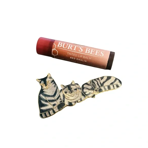 Vintage Fish Enterprise Triple Cat Brooch — Gold Tone & Ebony Hues - Picture 4 of 4